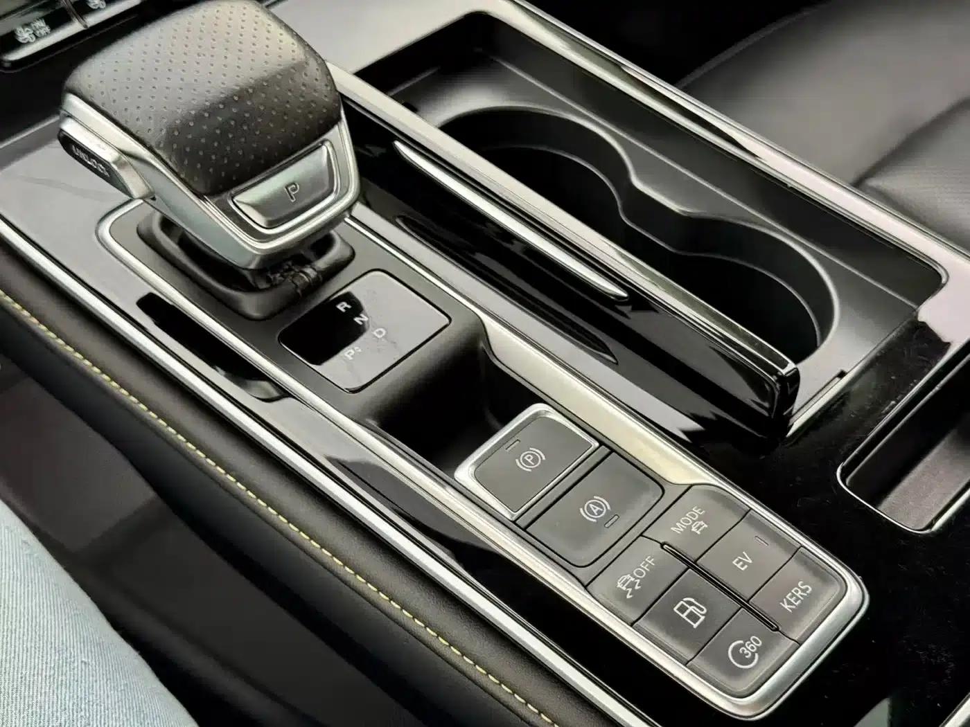 Roewe i6 MAX New Energy 2021 1.5T PHEV Online Luxury Edition — миниатюра 17