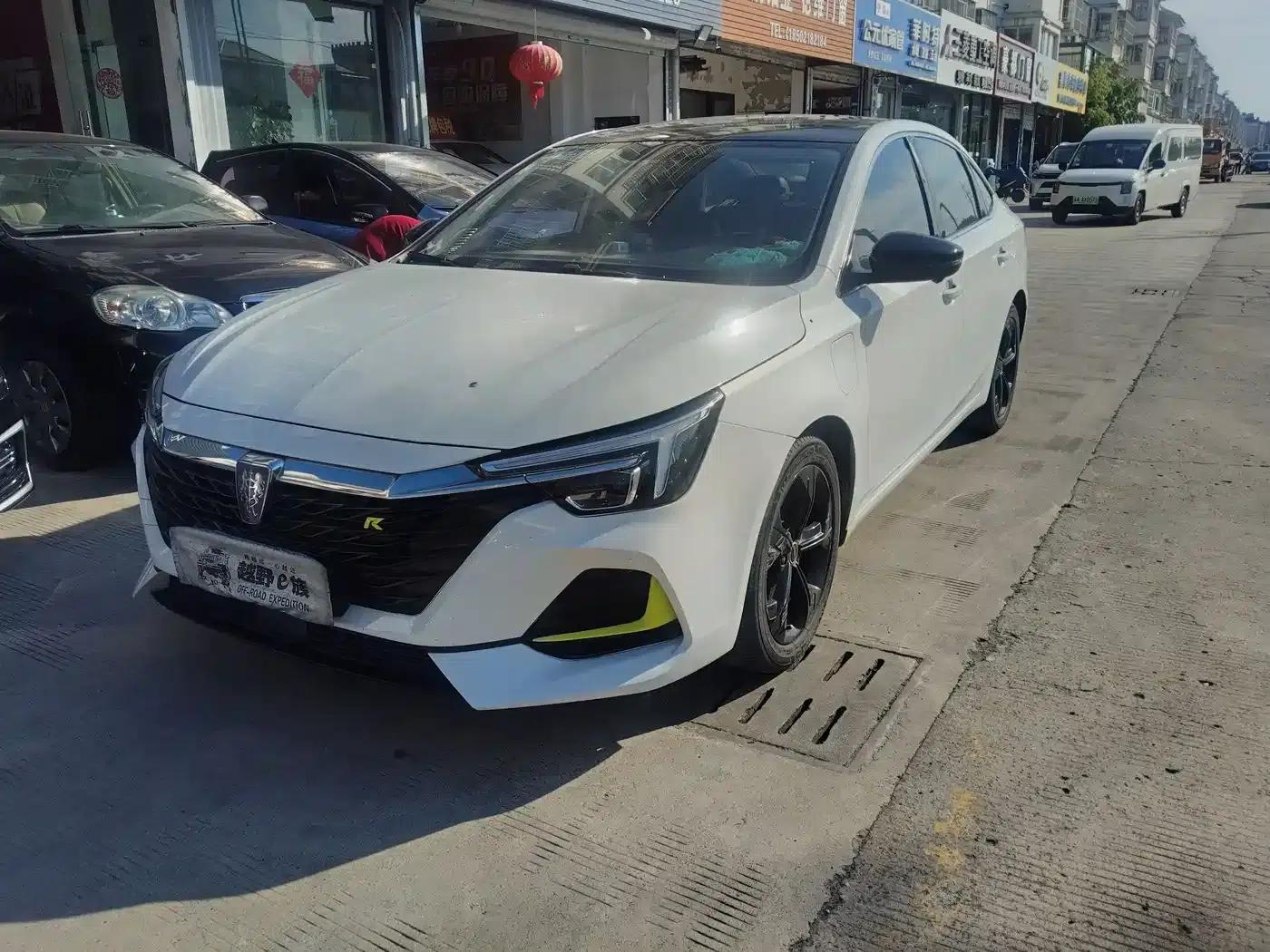 Roewe i6 MAX New Energy 2020 1.5T PHEV Cool Panoramic Sunroof Edition — миниатюра 1