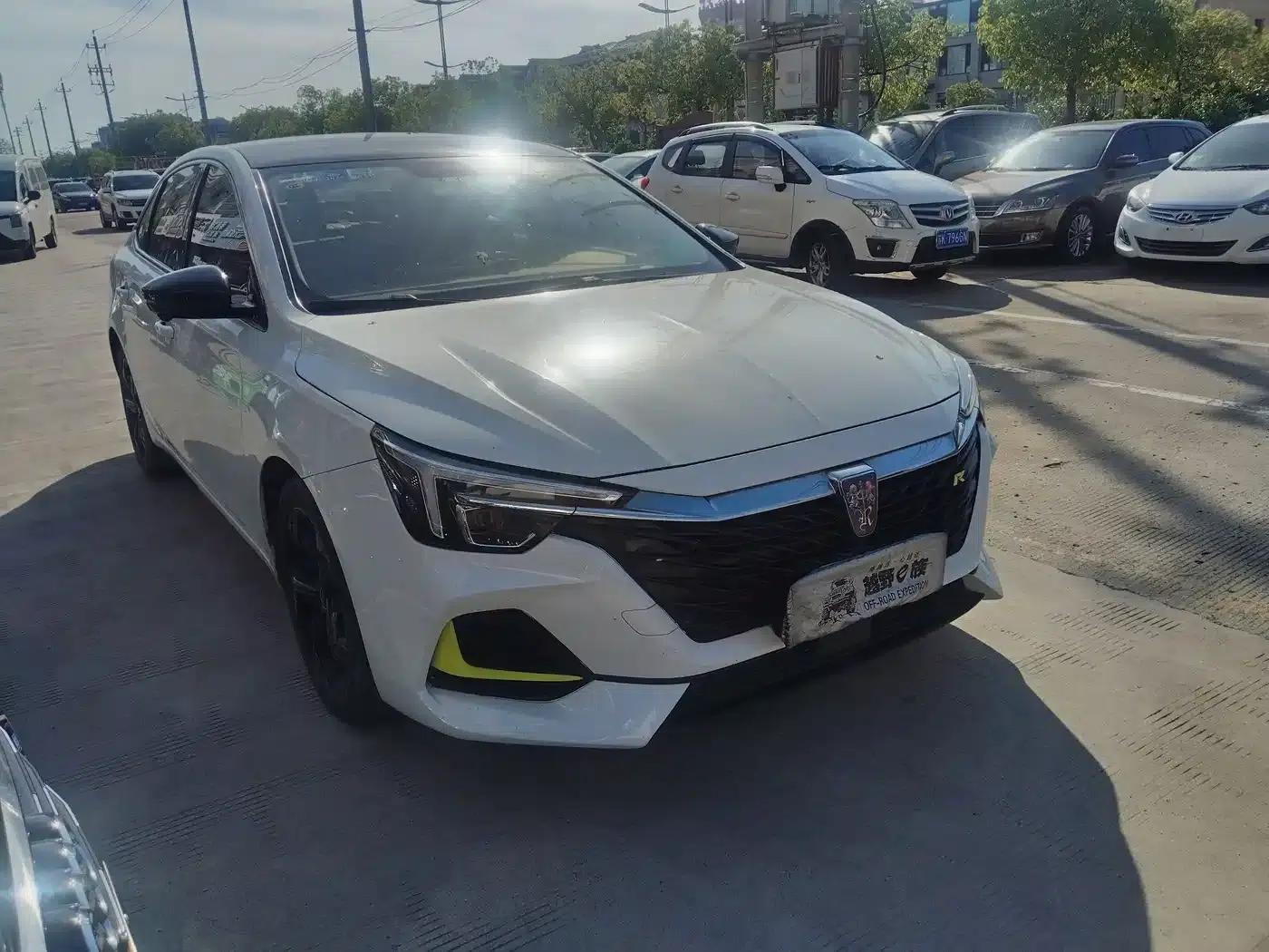 Roewe i6 MAX New Energy 2020 1.5T PHEV Cool Panoramic Sunroof Edition — миниатюра 2