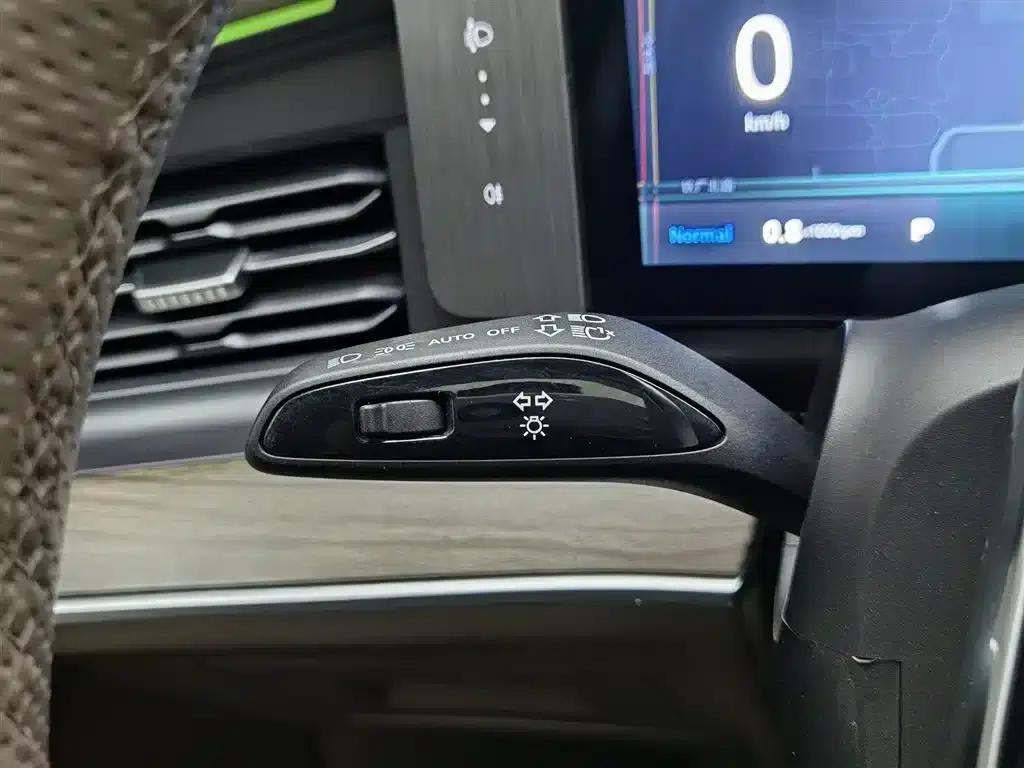 Roewe RX9 2023 2.0T 2WD Premium Edition — миниатюра 21