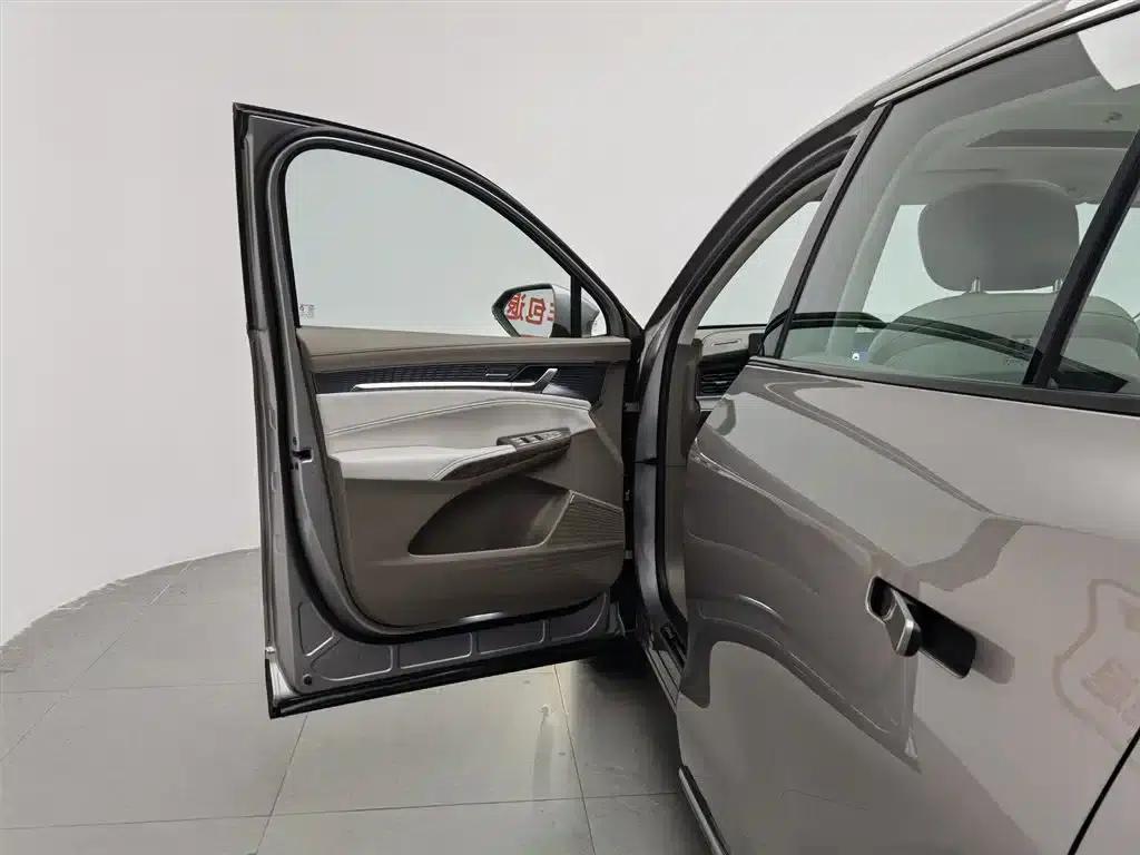 Roewe RX9 2023 2.0T 2WD Premium Edition — миниатюра 8