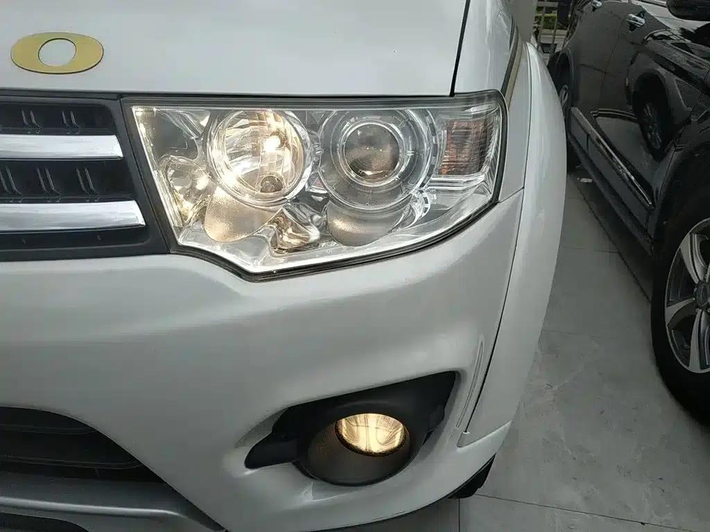 2013 Pajero Sport 3.0L Automatic 2WD Luxury Edition — миниатюра 18