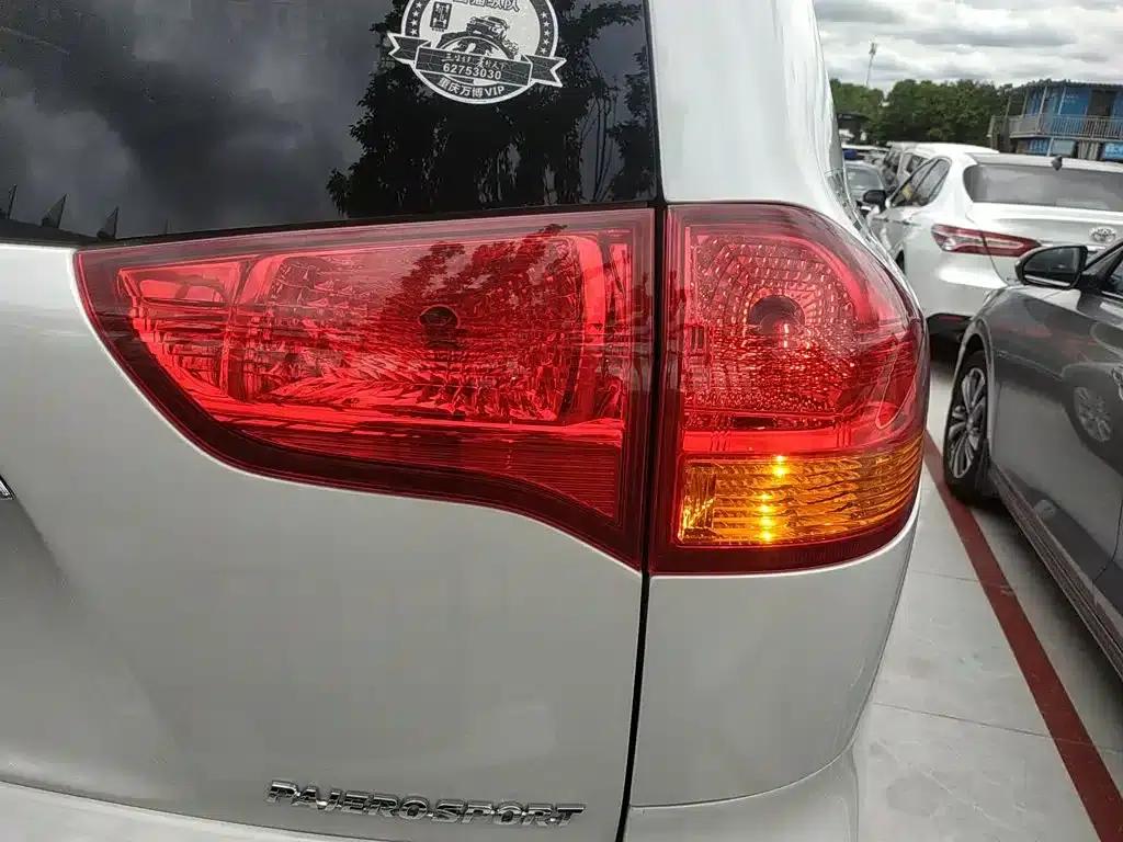 2013 Pajero Sport 3.0L Automatic 2WD Luxury Edition — миниатюра 24