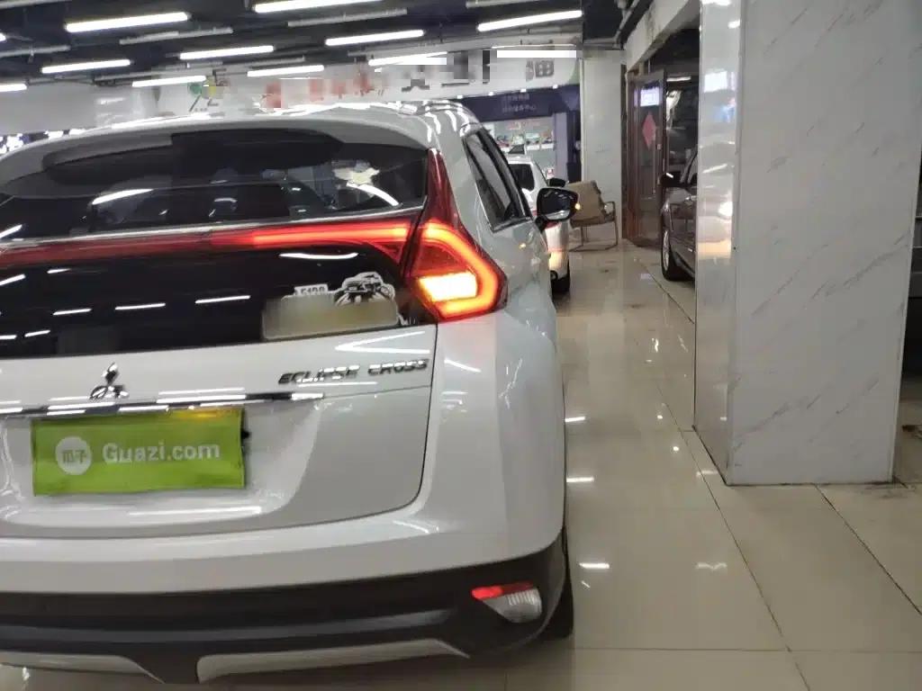 Eclipse Cross 2018 1.5T CVT 2WD Dream Edition — миниатюра 8