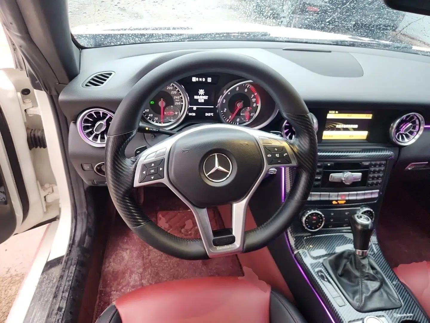 Mercedes-Benz SLK-Class 2011 SLK 200 Fashion Model — миниатюра 10