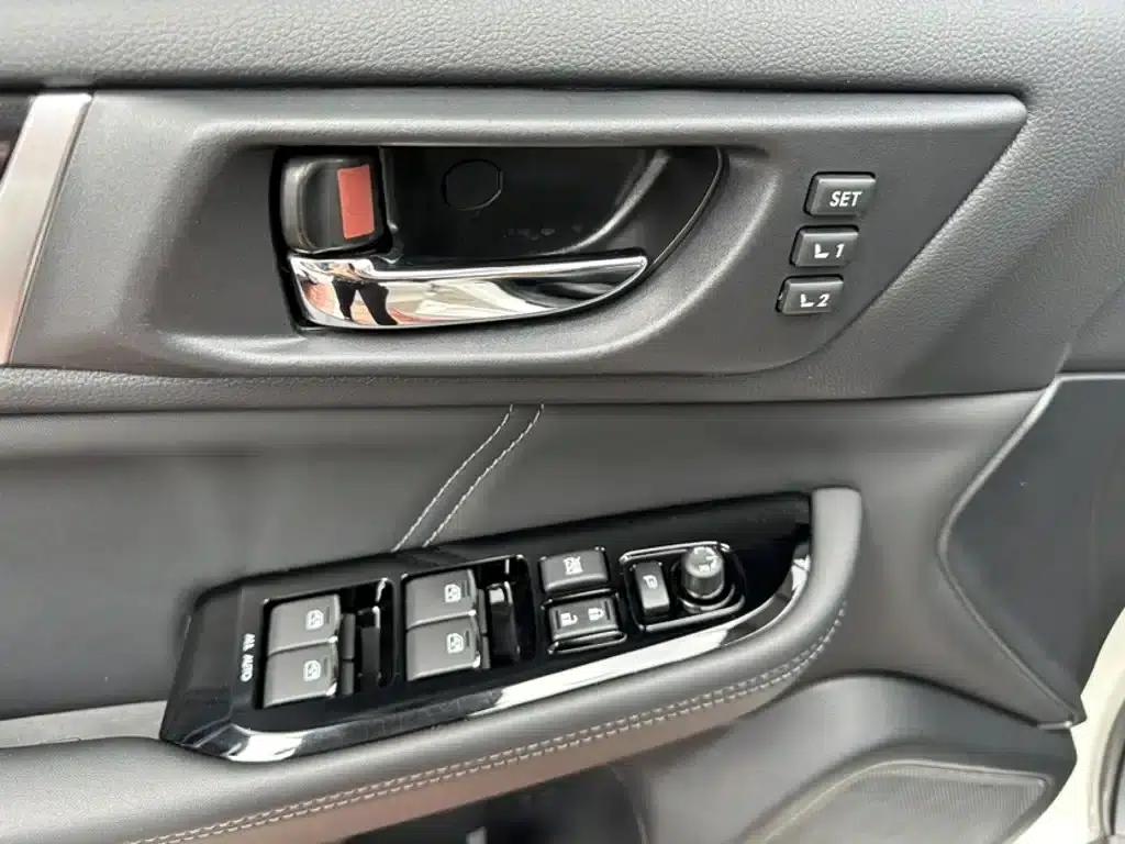 Legacy 2017 2.5i AWD Glory Edition EyeSight — миниатюра 14
