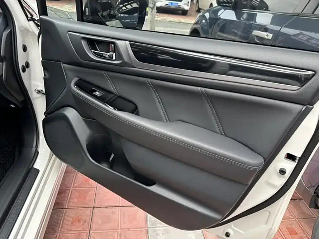 Legacy 2017 2.5i AWD Glory Edition EyeSight — миниатюра 15