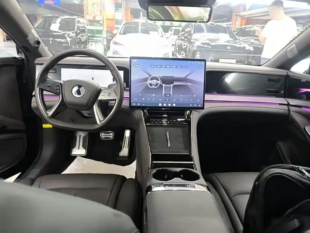 Denza Z9 2024 Model 1100km AWD Max Edition — миниатюра 10