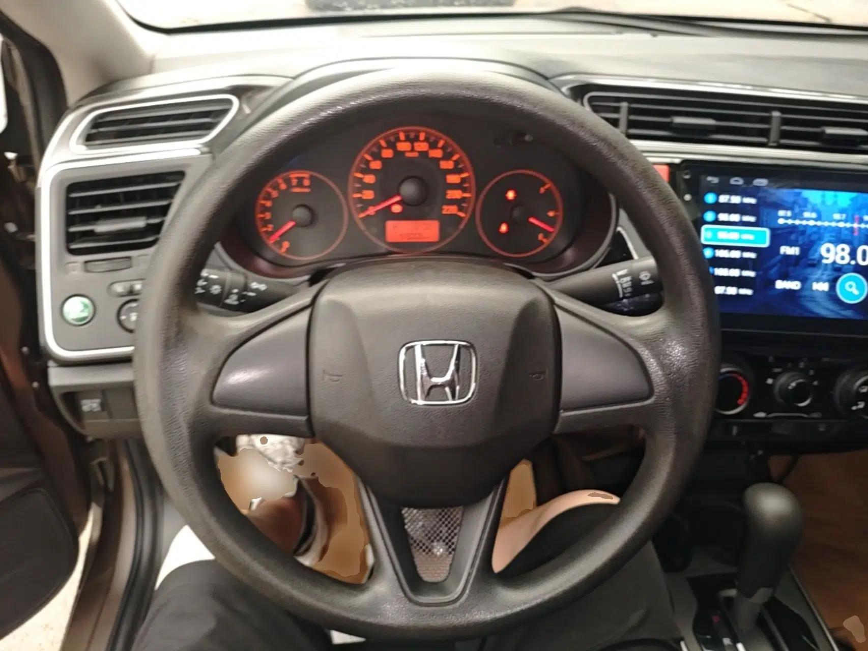 Honda Greiz 2016 1.5L CVT Classic Edition — миниатюра 13