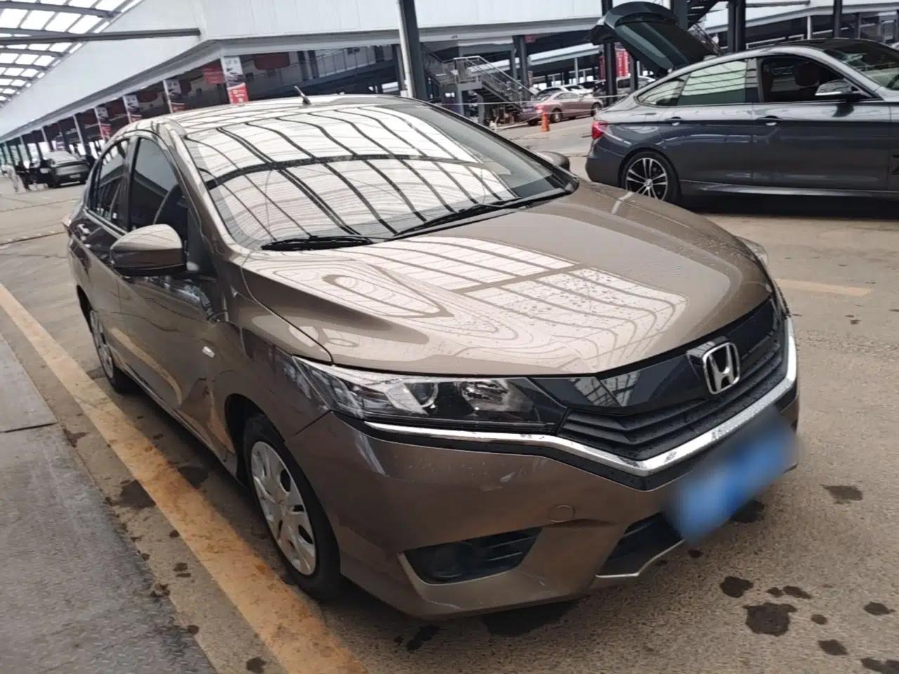 Honda Greiz 2016 1.5L CVT Classic Edition — миниатюра 3