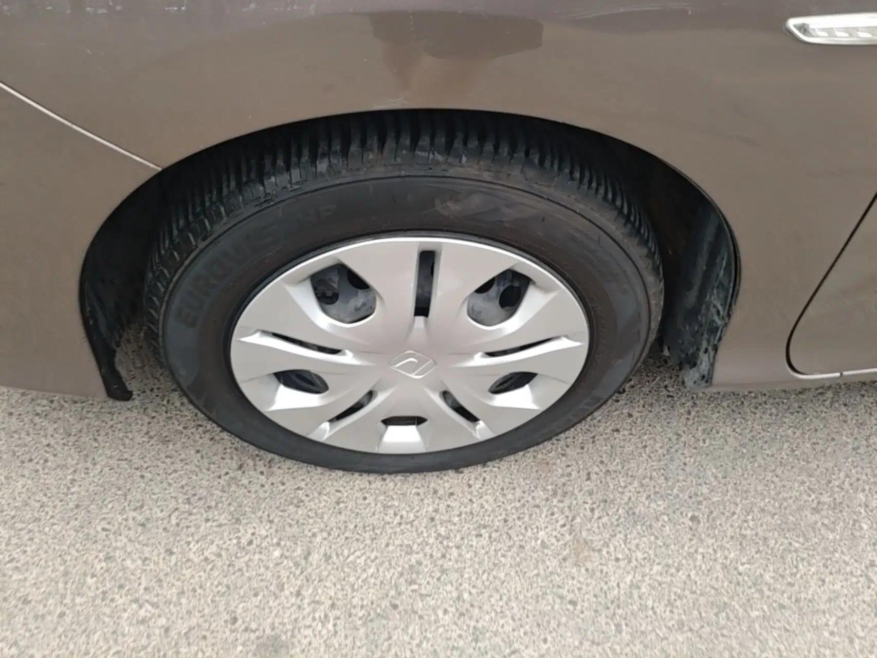 Honda Greiz 2016 1.5L CVT Classic Edition — миниатюра 10