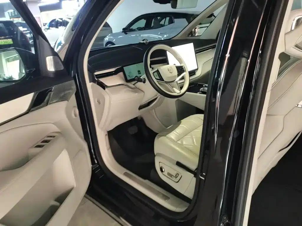 Volvo EM90 2025 Ultra 6-seater — миниатюра 11