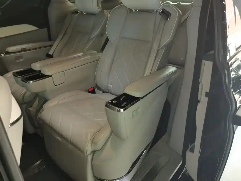Volvo EM90 2025 Ultra 6-seater — миниатюра 13