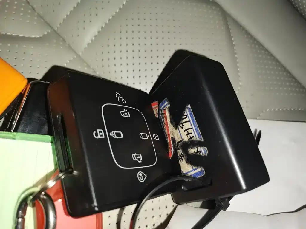 Volvo EM90 2025 Ultra 6-seater — миниатюра 17