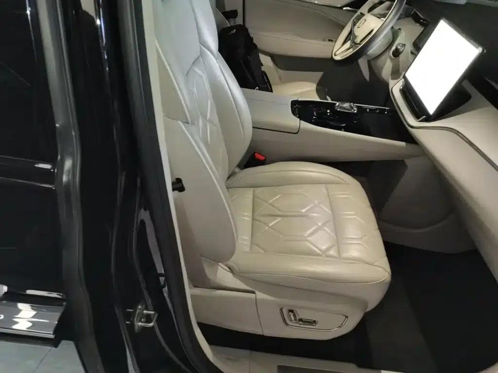 Volvo EM90 2025 Ultra 6-seater — миниатюра 20