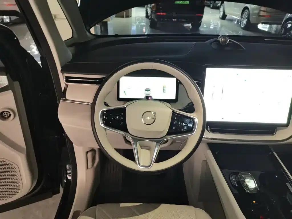 Volvo EM90 2025 Ultra 6-seater — миниатюра 7