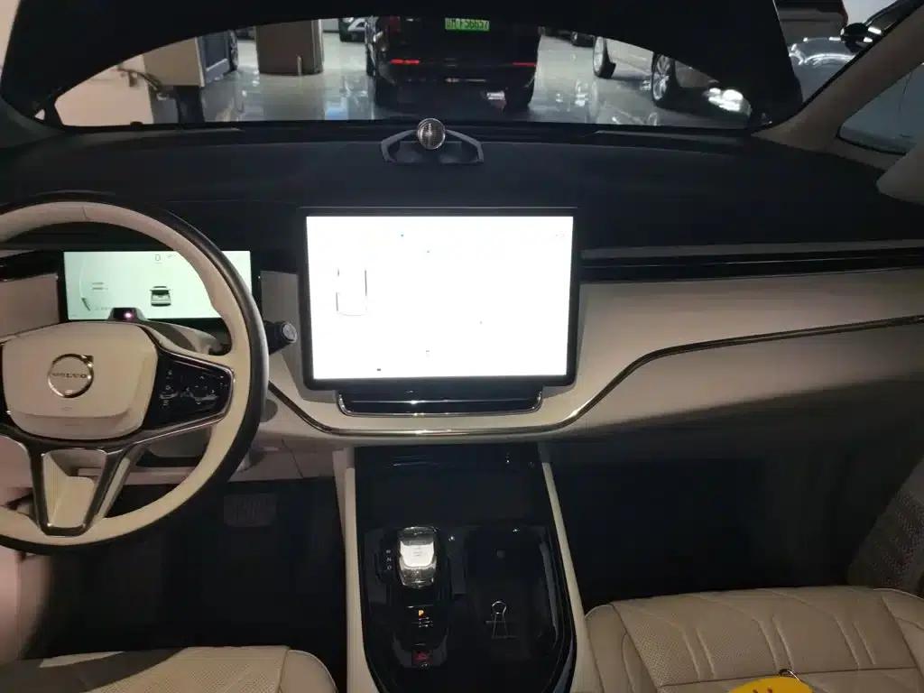Volvo EM90 2025 Ultra 6-seater — миниатюра 9