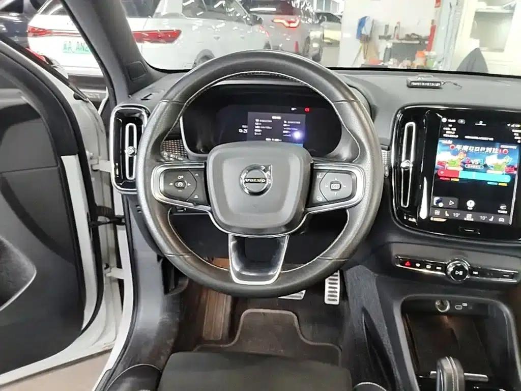 Volvo XC40 PHEV 2021 P8 Pure Electric AWD Inscription Sport Edition — миниатюра 11