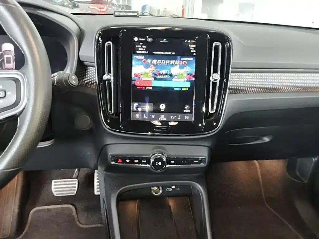 Volvo XC40 PHEV 2021 P8 Pure Electric AWD Inscription Sport Edition — миниатюра 13