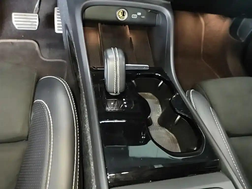 Volvo XC40 PHEV 2021 P8 Pure Electric AWD Inscription Sport Edition — миниатюра 14