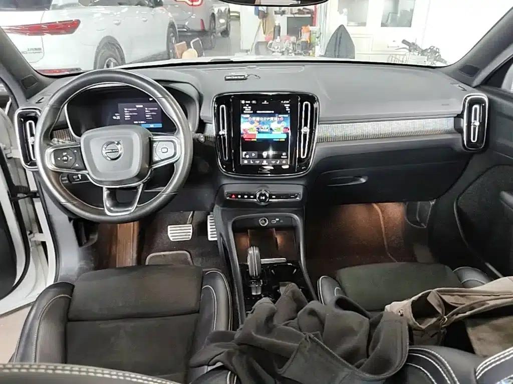 Volvo XC40 PHEV 2021 P8 Pure Electric AWD Inscription Sport Edition — миниатюра 10