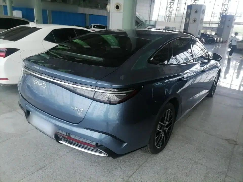 BYD Seal 07 DM-i 2025 DM-i 1.5L 125km Elite Model — миниатюра 6