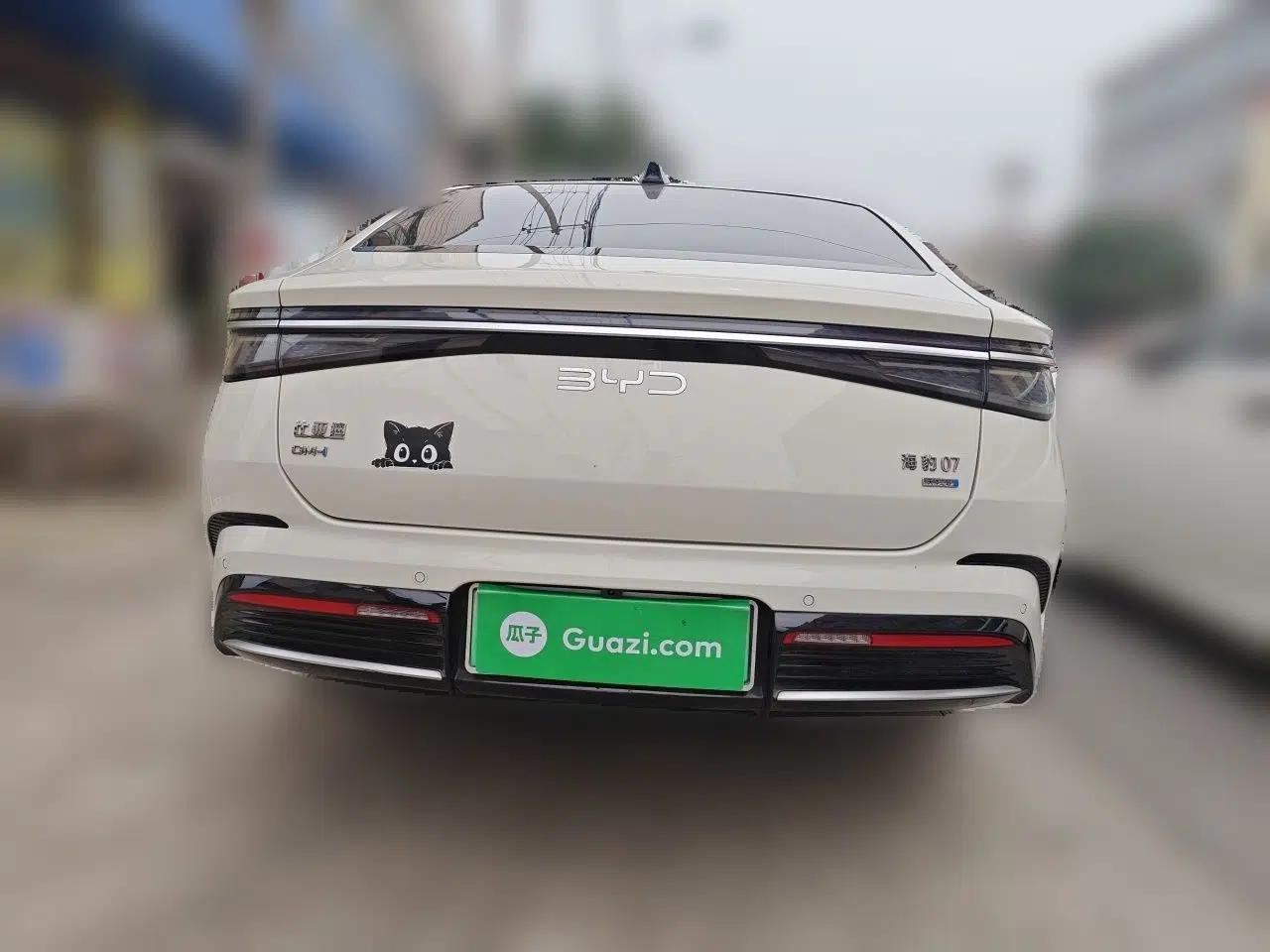 BYD Seal 07 DM-i 2025 Intelligent Driving Version DM-i 1.5L 125 km Luxury Edition — миниатюра 5