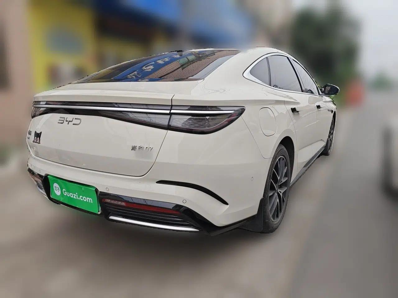 BYD Seal 07 DM-i 2025 Intelligent Driving Version DM-i 1.5L 125 km Luxury Edition — миниатюра 6