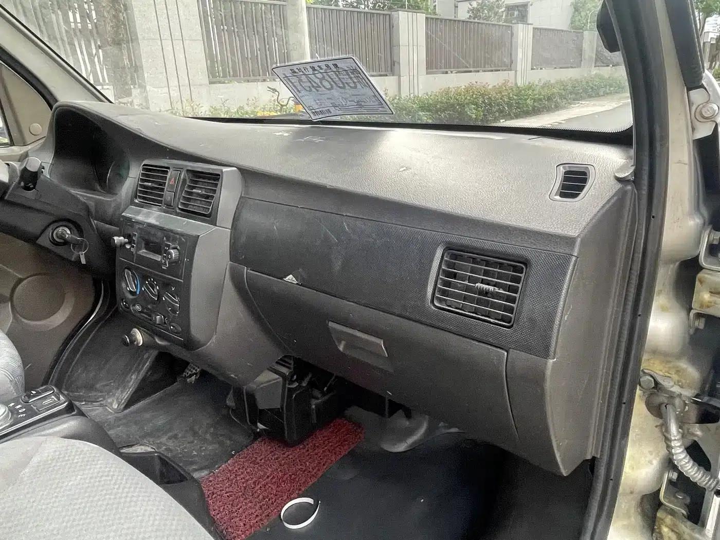 Wuling EV50 2020 Pure Electric Van with Penghui Heated Battery — миниатюра 9