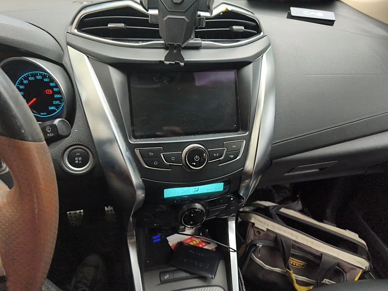 BYD Yuan 2016 1.5L Manual Luxury Model — миниатюра 13