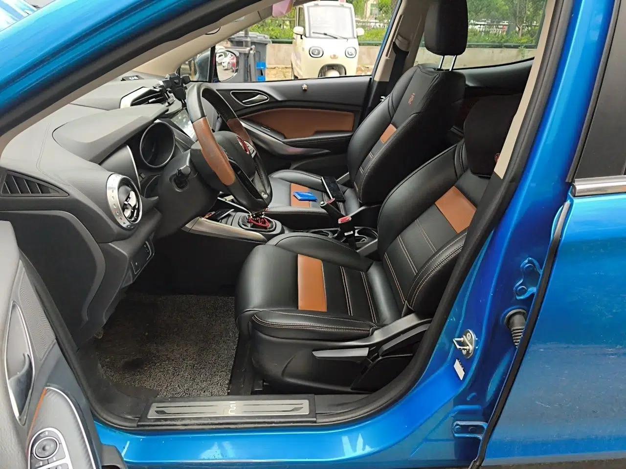 BYD Yuan 2016 1.5L Manual Luxury Model — миниатюра 15