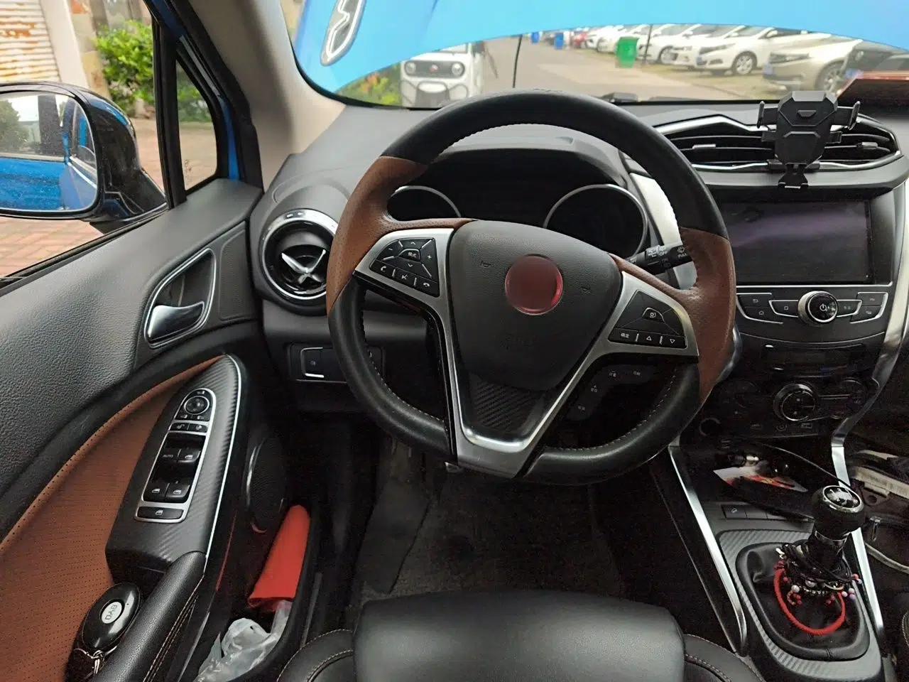 BYD Yuan 2016 1.5L Manual Luxury Model — миниатюра 10