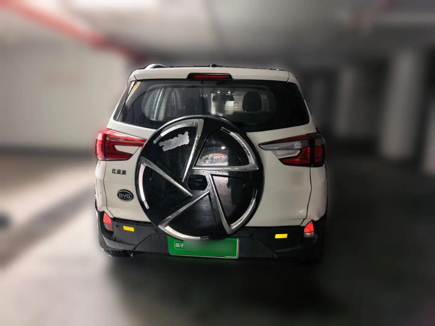 BYD Yuan 2016 1.5L Manual Luxury Version — миниатюра 5