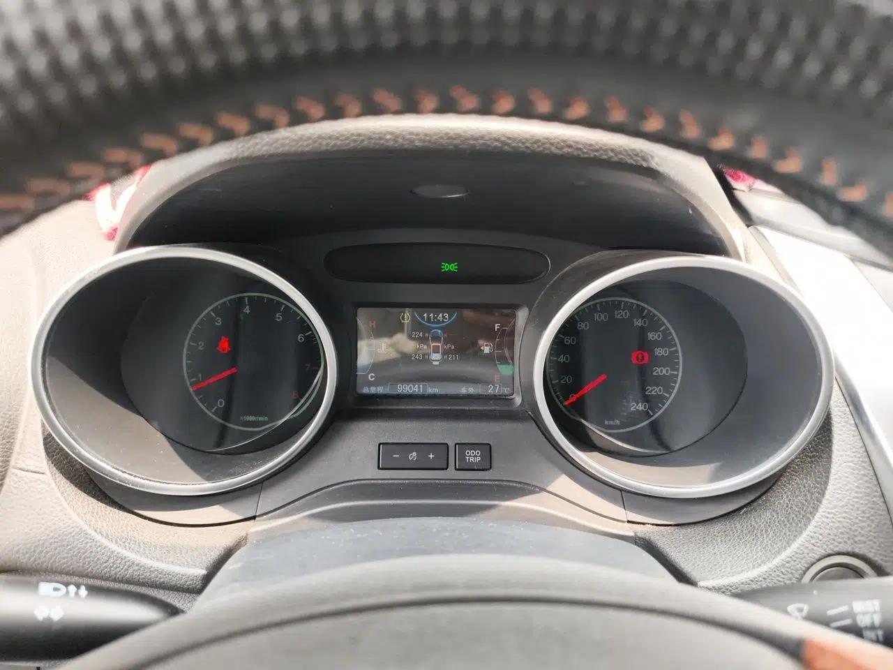 BYD Yuan 2016 1.5L Manual Luxury Version — миниатюра 11