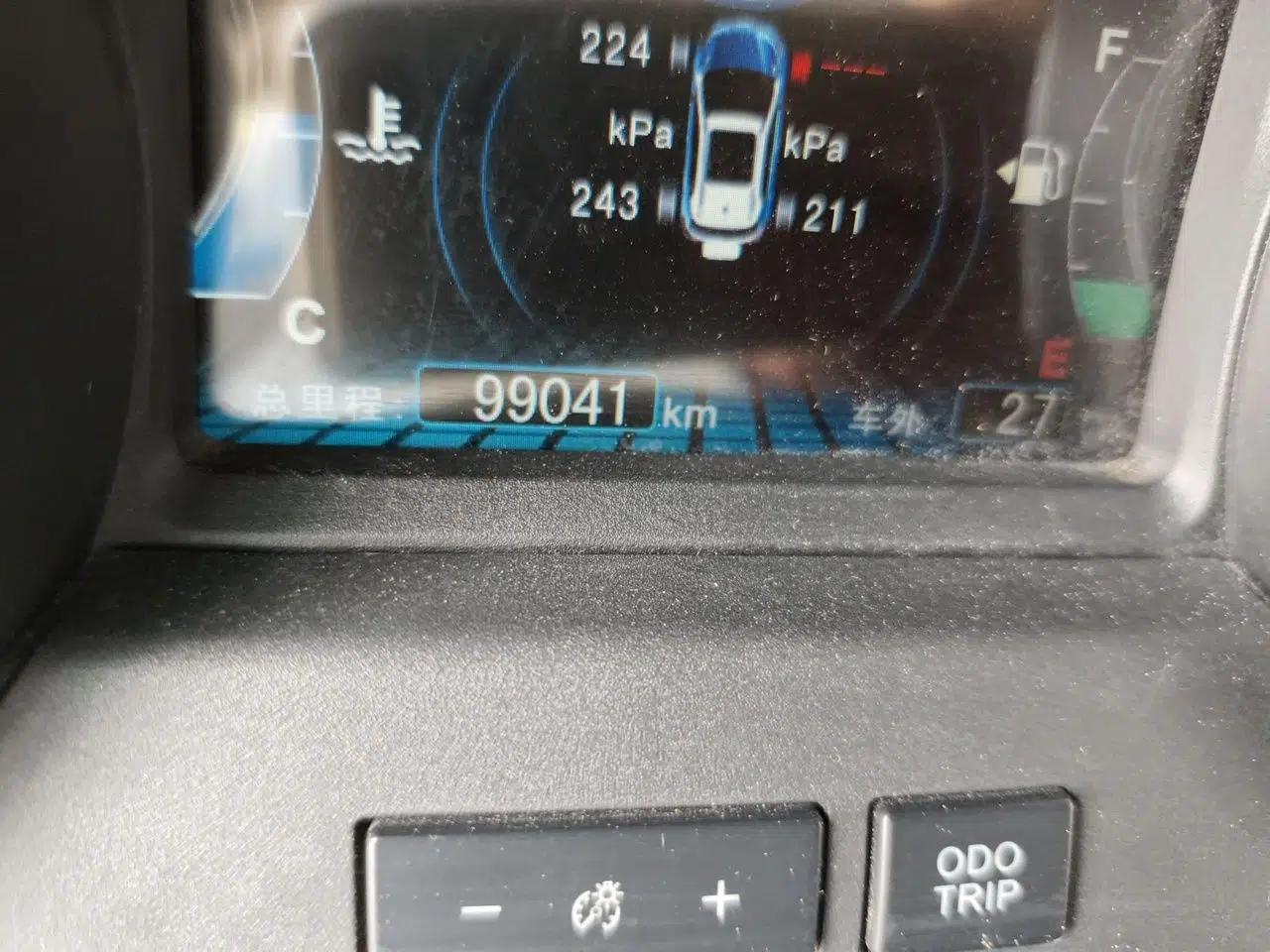BYD Yuan 2016 1.5L Manual Luxury Version — миниатюра 12