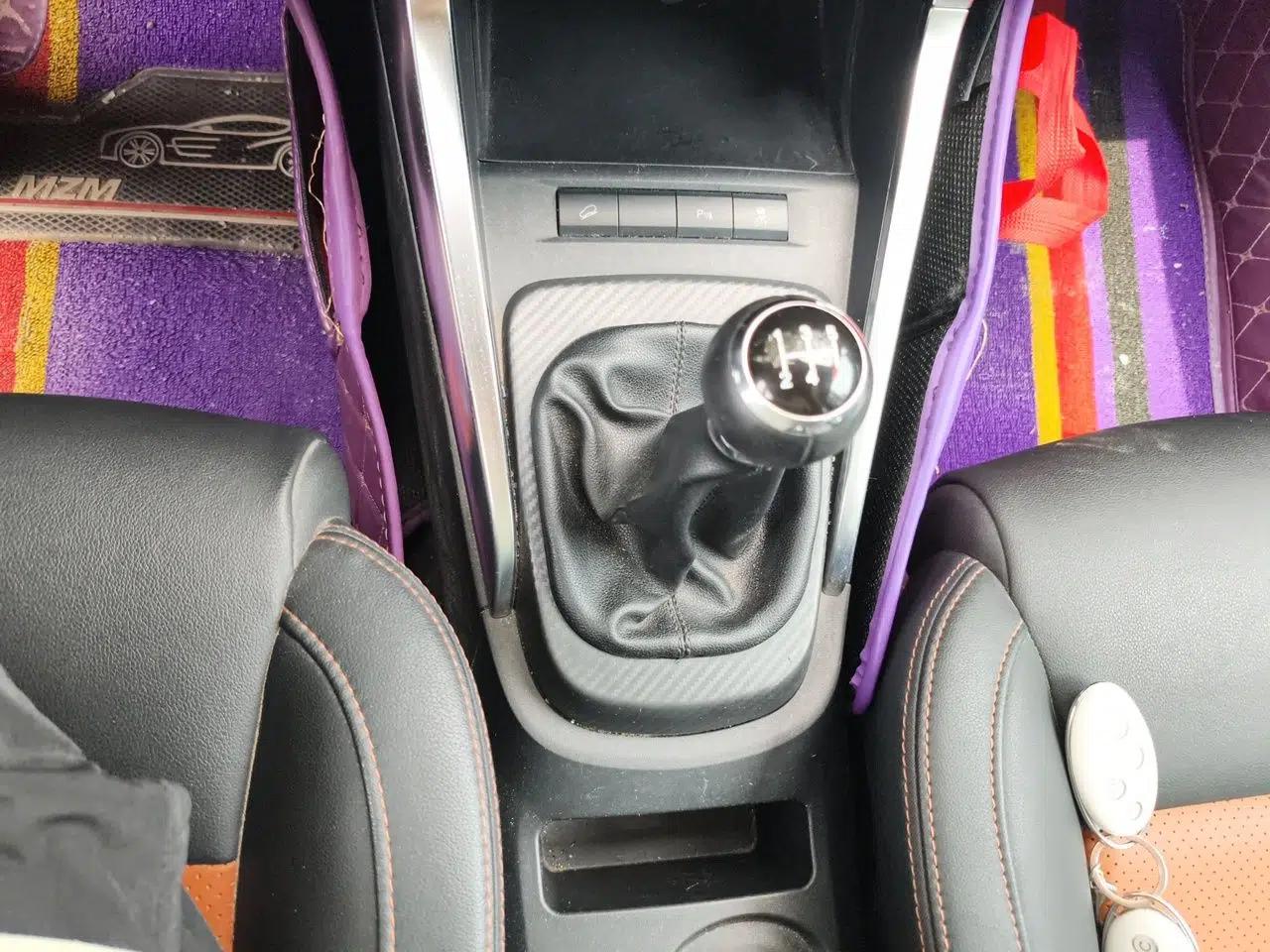 BYD Yuan 2016 1.5L Manual Luxury Version — миниатюра 14
