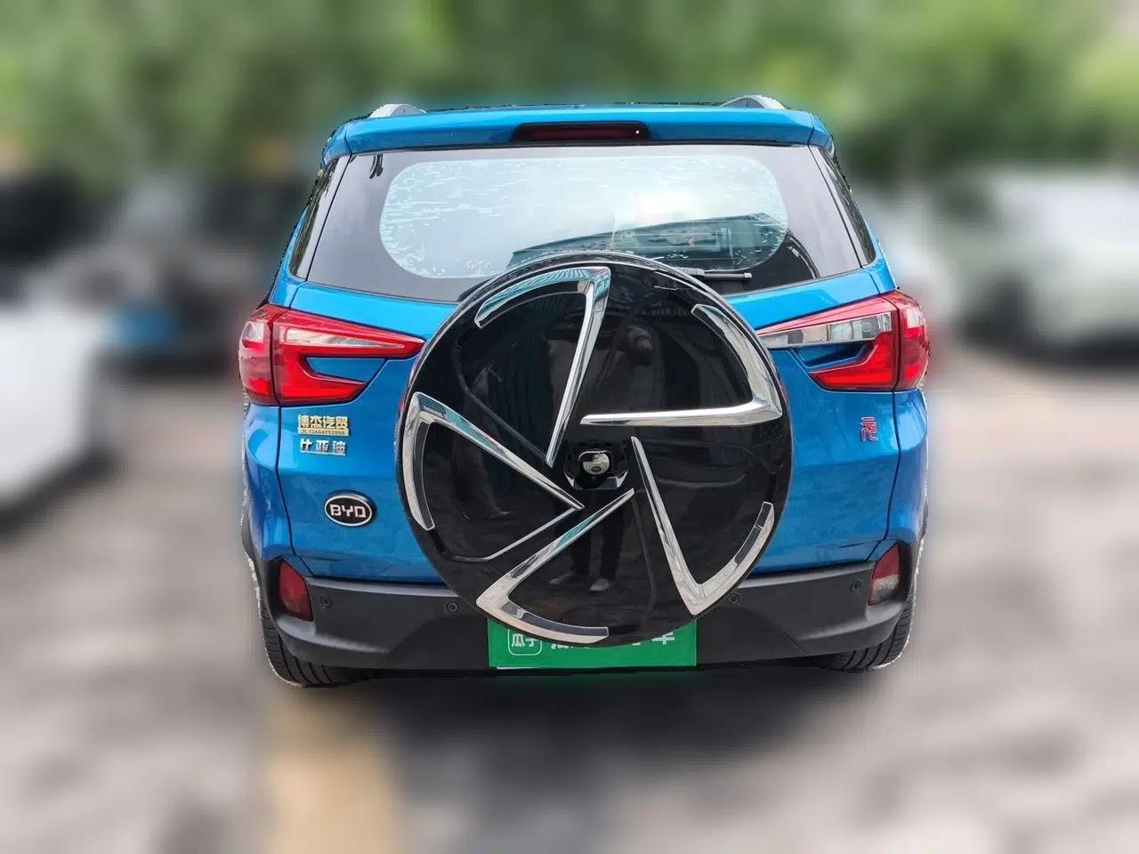 BYD Yuan 2016 1.5L Manual Luxury Version — миниатюра 5
