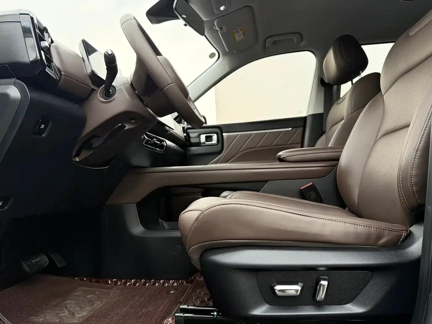 Starlight 560 New Energy 2026 Plug-in Hybrid 125km/h Luxury Model — миниатюра 16