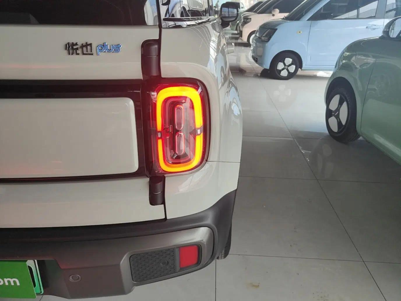 Baojun Spark EUV 2024 Flagship Edition 4 Seats — миниатюра 9