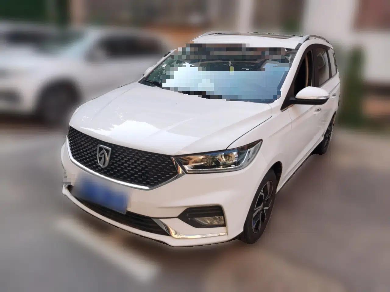 Baojun 360 2019 Revised Version 1.5L Manual Luxury Edition China VI — миниатюра 1