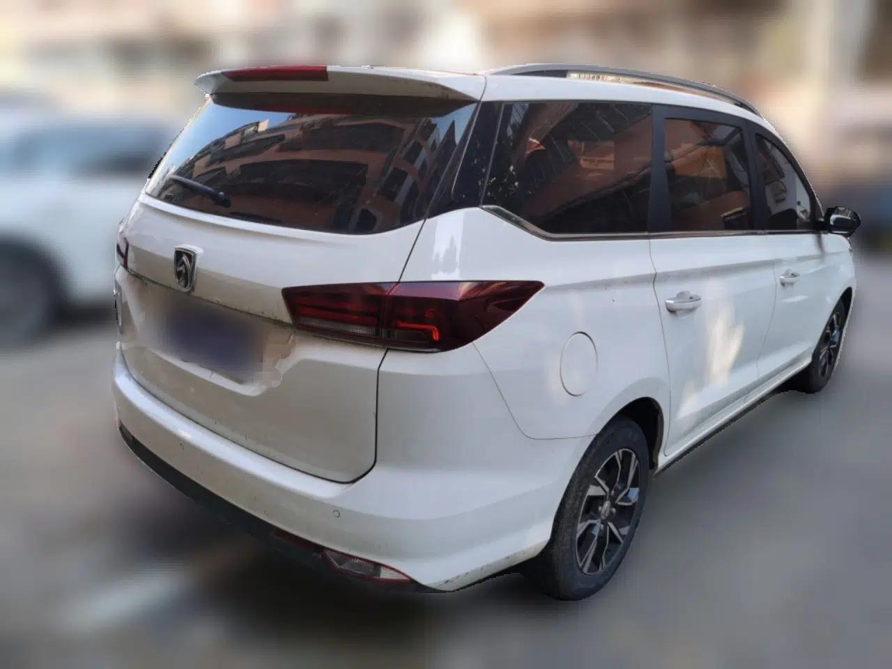 Baojun 360 2019 Revised Version 1.5L Manual Luxury Edition China VI — миниатюра 6