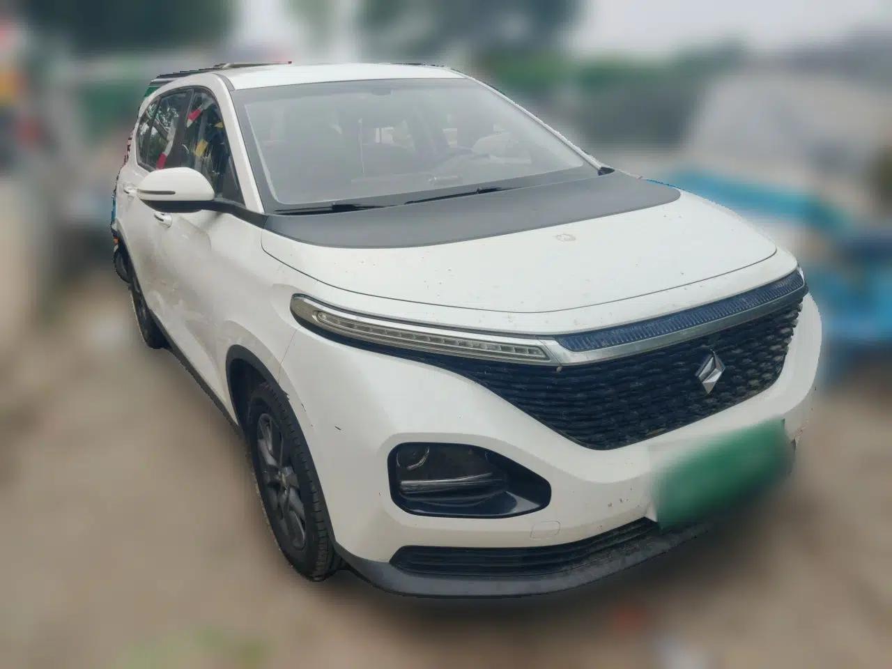 Baojun RM-5 2019 1.5L Manual Elite Edition with 24-hour Online Service 5 Seats — миниатюра 3