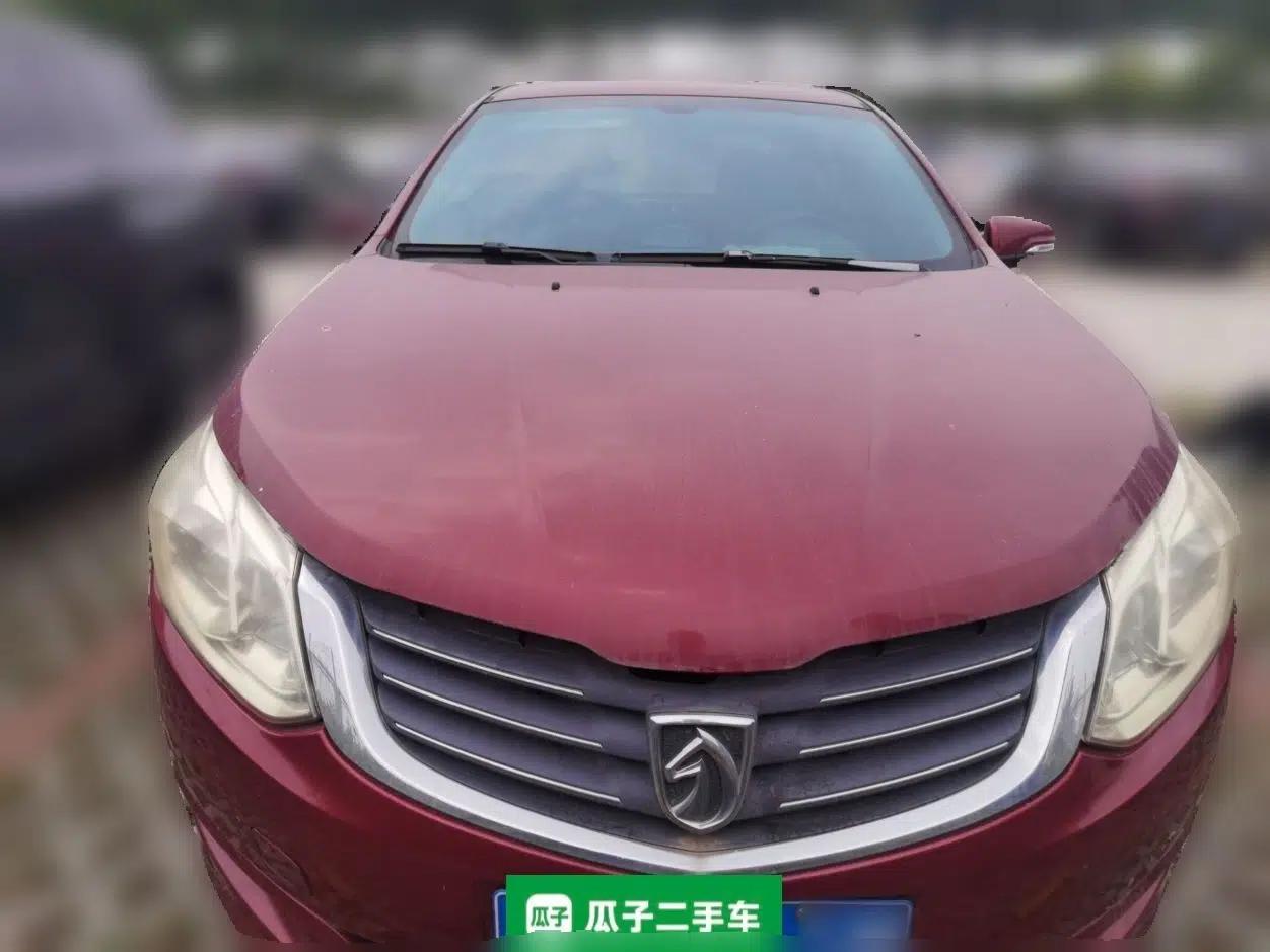 Baojun 630 2014 1.5L manual Comfort trim level — миниатюра 2