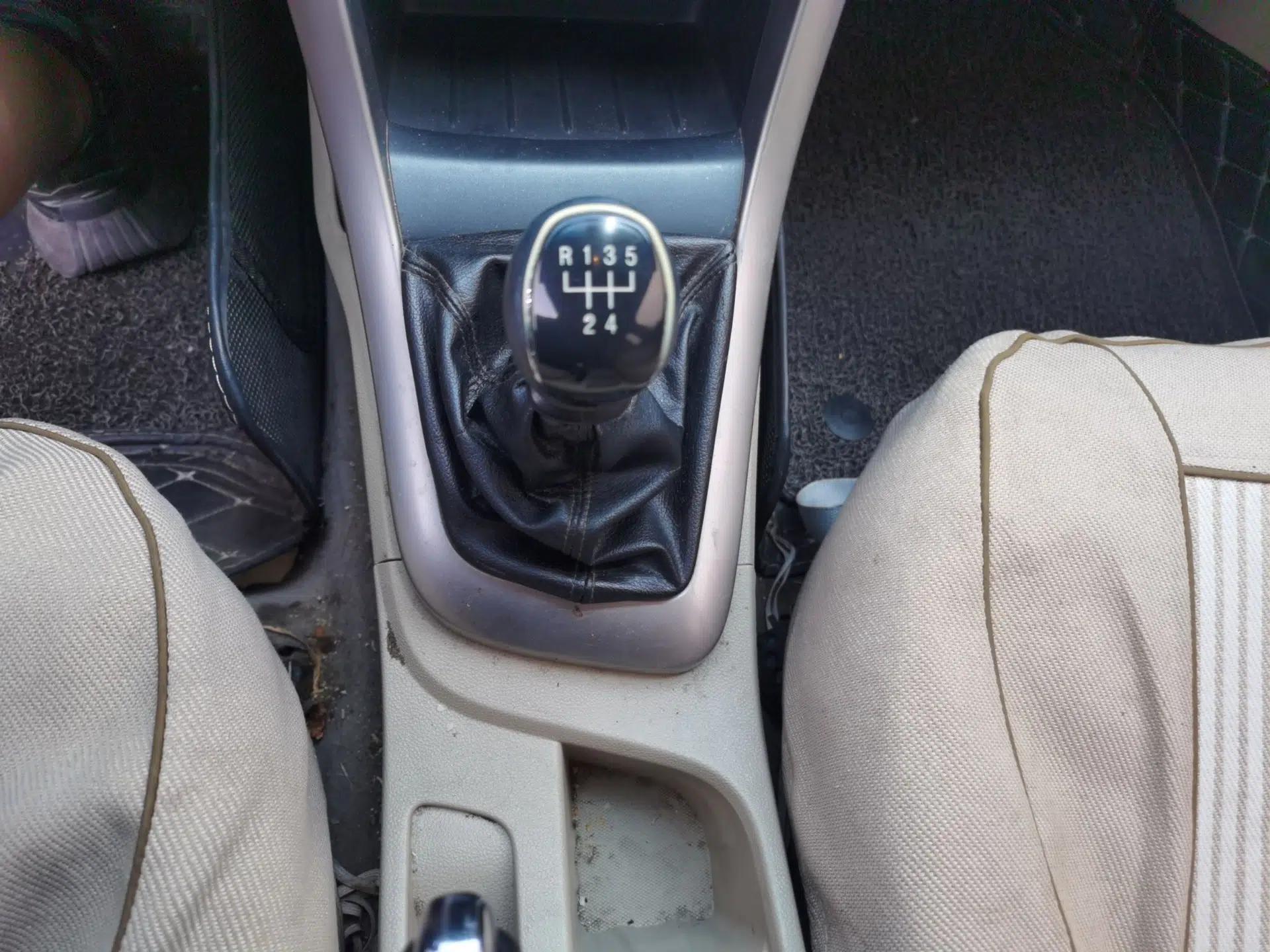 Baojun 630 2014 1.5L manual Comfort trim level — миниатюра 14