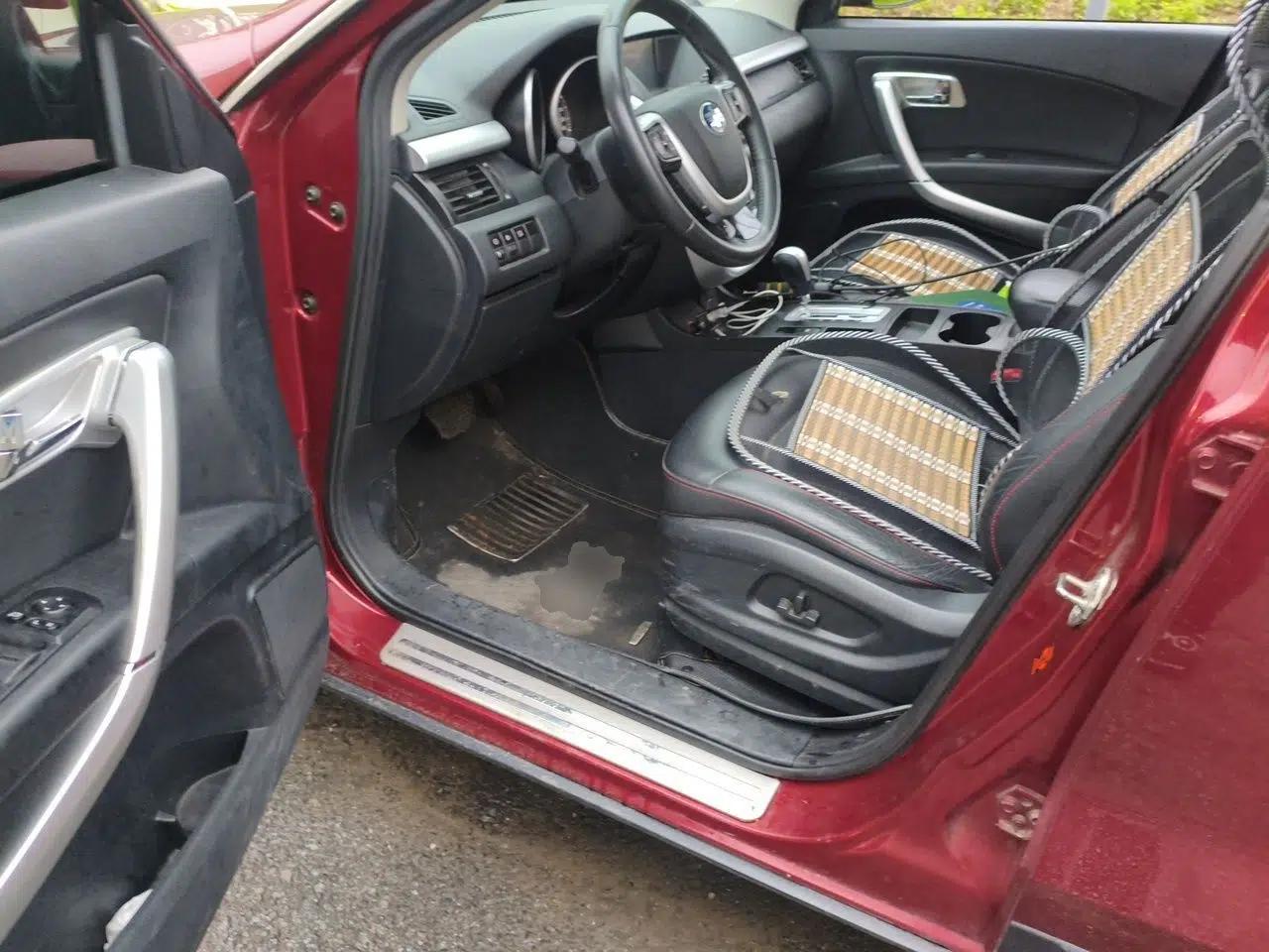 Bestune X80 2013 2.0L automatic luxury version — миниатюра 16