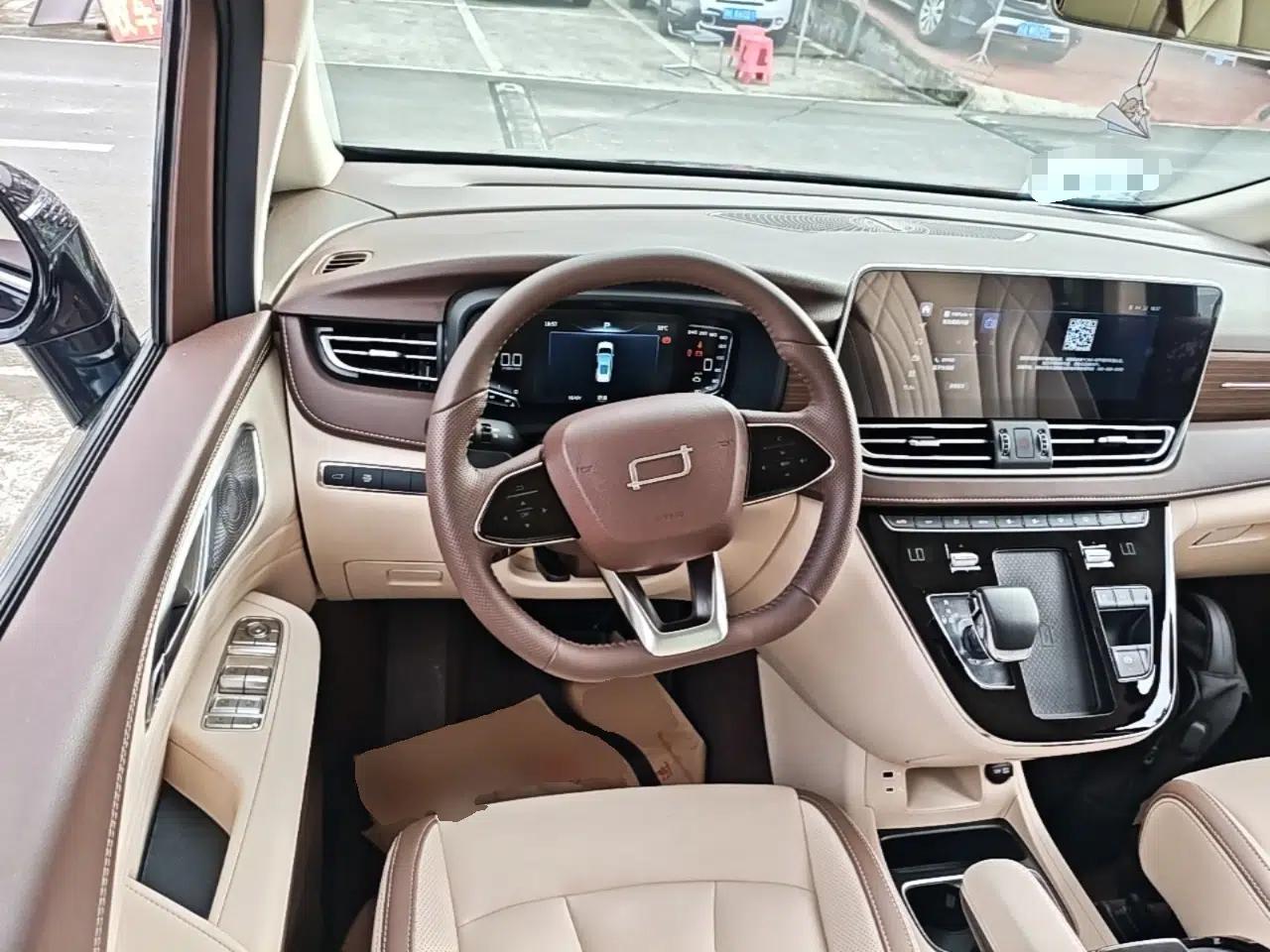 Bestune M9 2023 2.0T Ultimate Edition — миниатюра 13