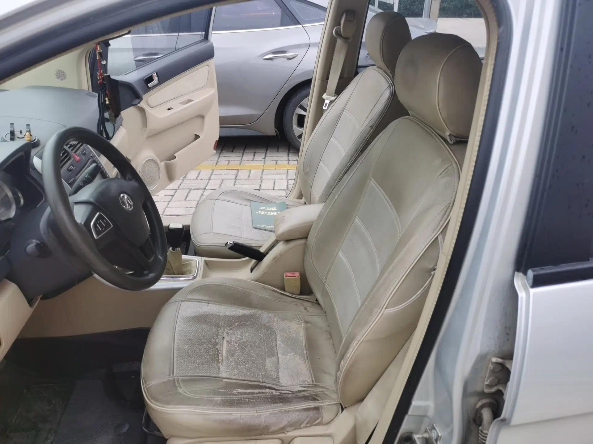 BAIC E Series 2013 Sedan 1.5L Manual Leshang Version — миниатюра 15