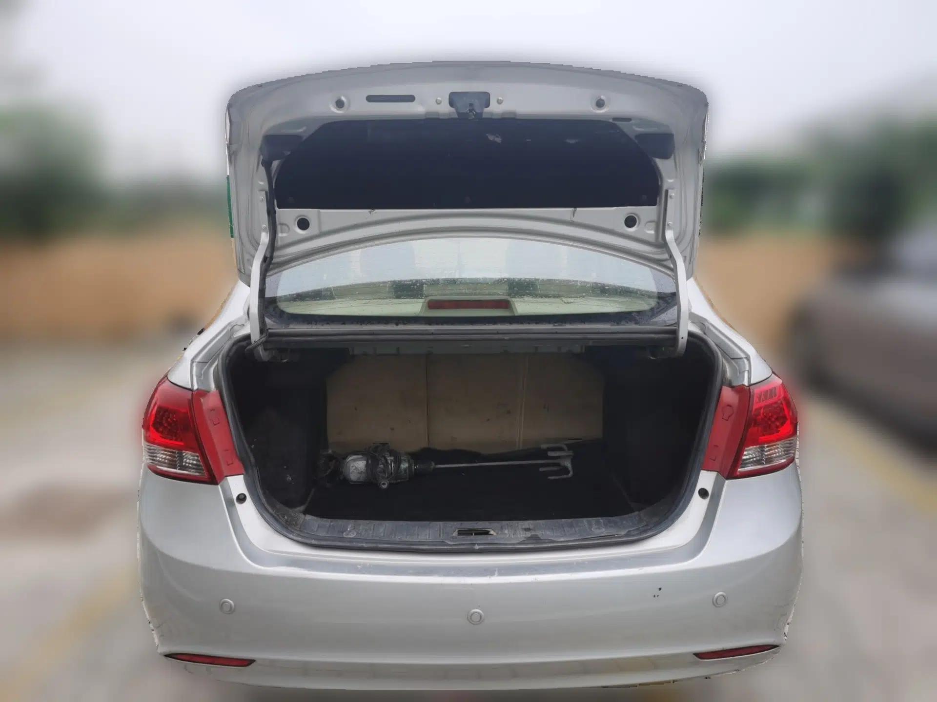 BAIC E Series 2013 Sedan 1.5L Manual Leshang Version — миниатюра 19