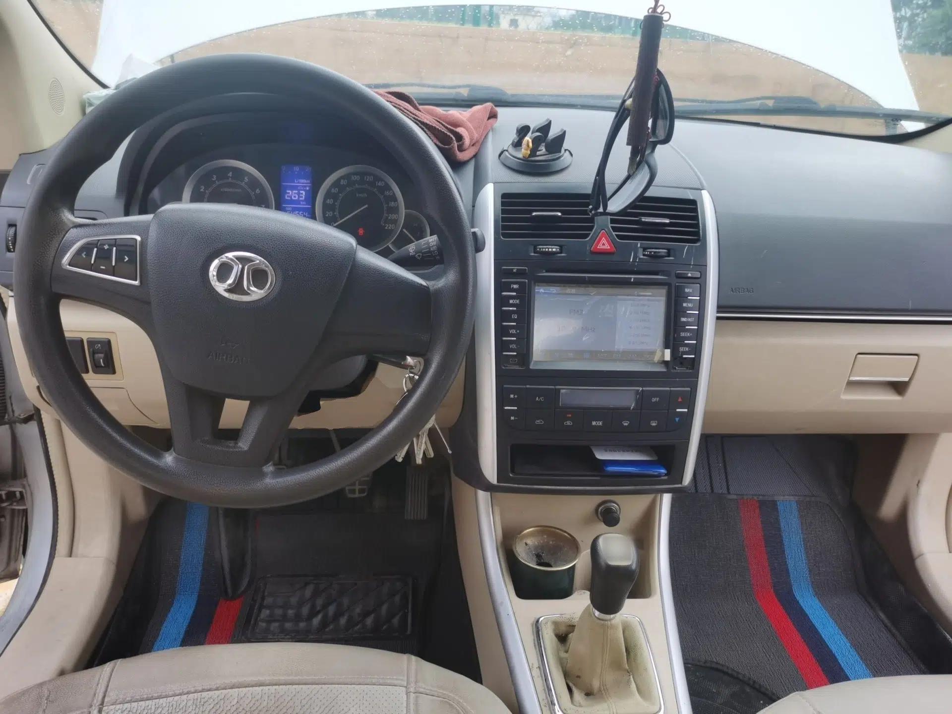 BAIC E Series 2013 Sedan 1.5L Manual Leshang Version — миниатюра 9