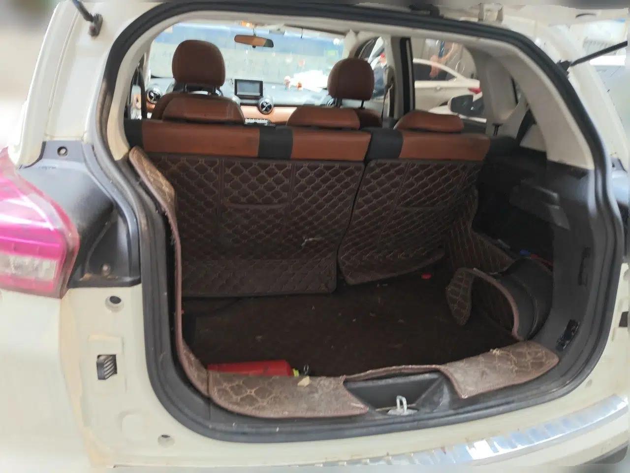 BAIC Senova X35 2016 1.5L Manual Elite Edition — миниатюра 19
